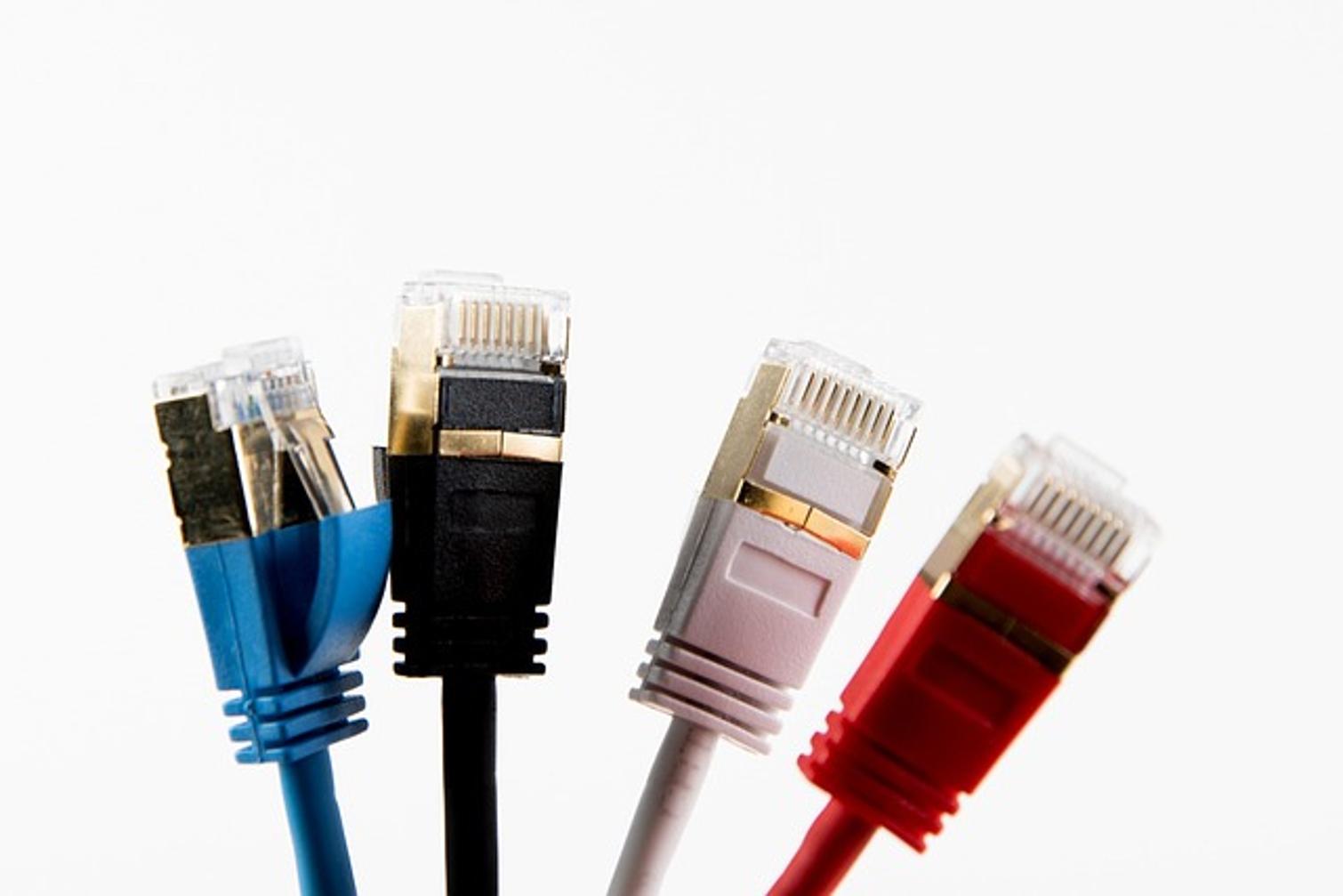 come collegare il cavo Ethernet al laptop