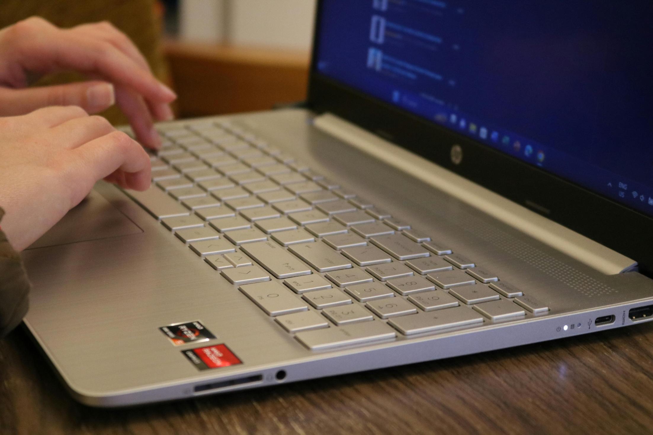 HP Laptop-Bildschirm flackert