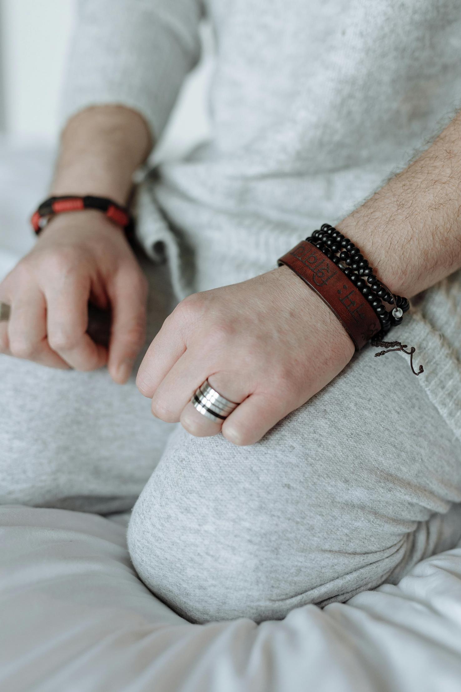 comment fabriquer des bracelets en cuir avec des perles