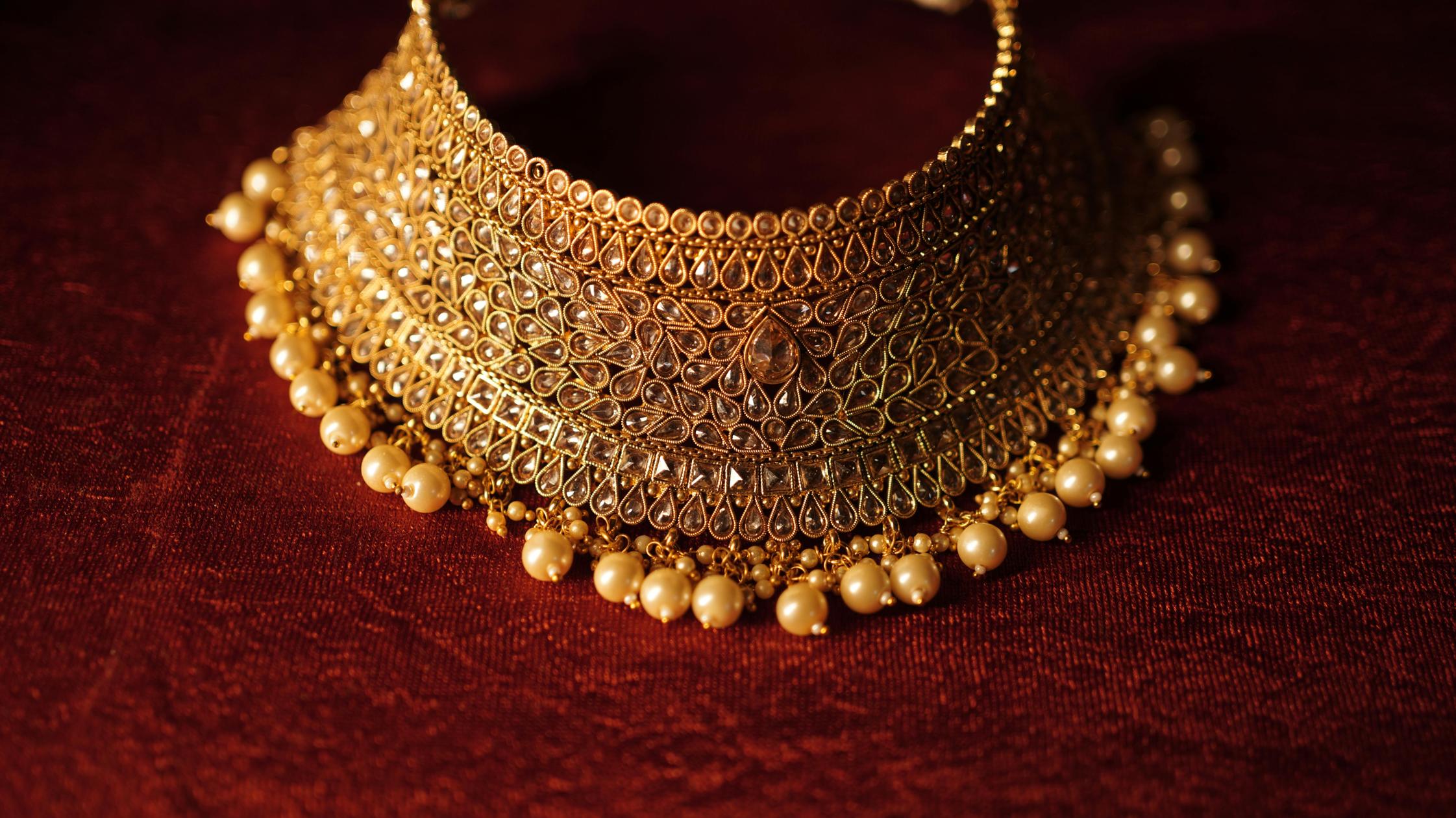 comment faire un collier en macramé avec des perles